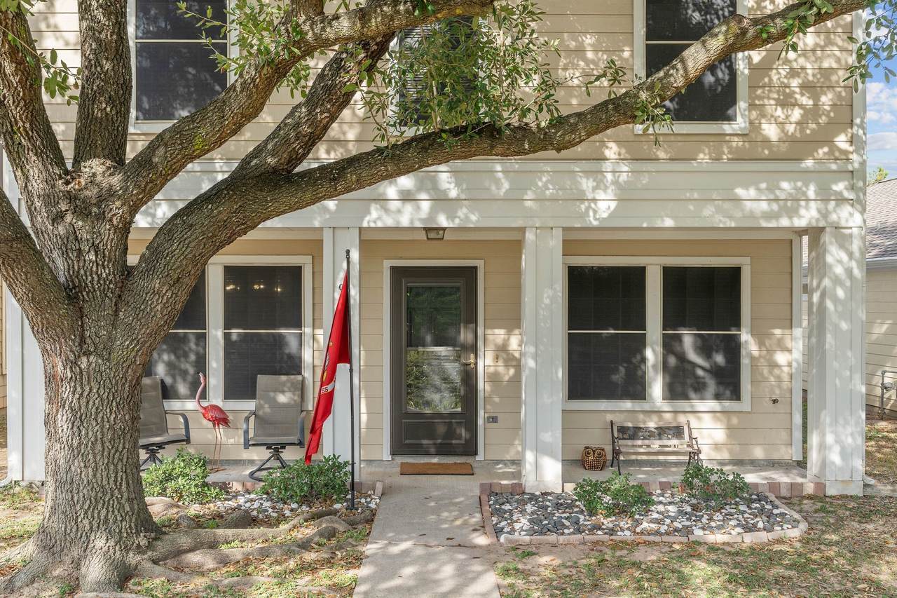 9915 Farrell Drive - Photo 1