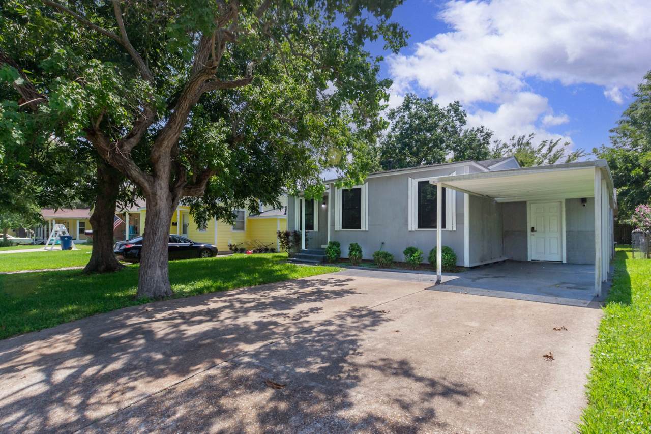 911 14th Avenue - Photo 1