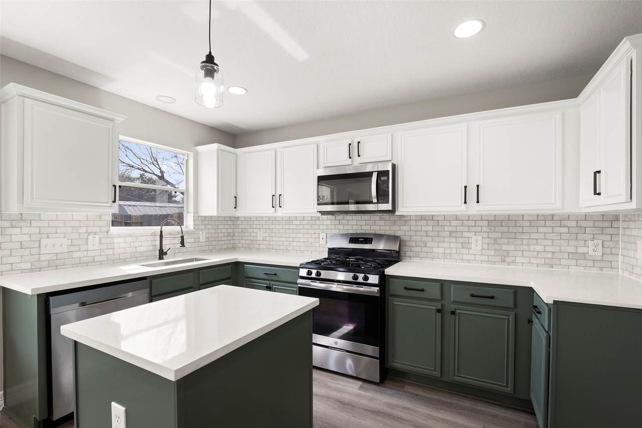 2406 Pinpoint Drive - Photo 1