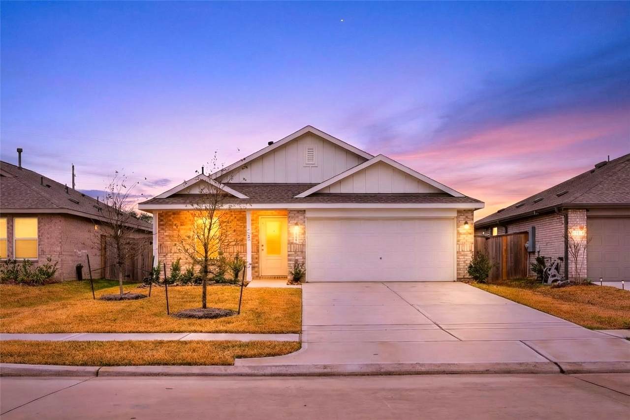 6523 Water Oak Green Lane - Photo 1