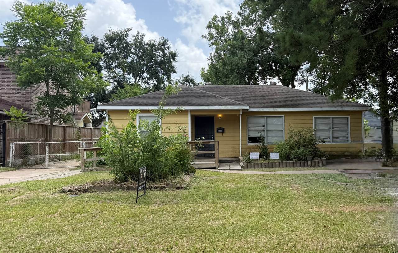 5522 Woodlark Street - Photo 1