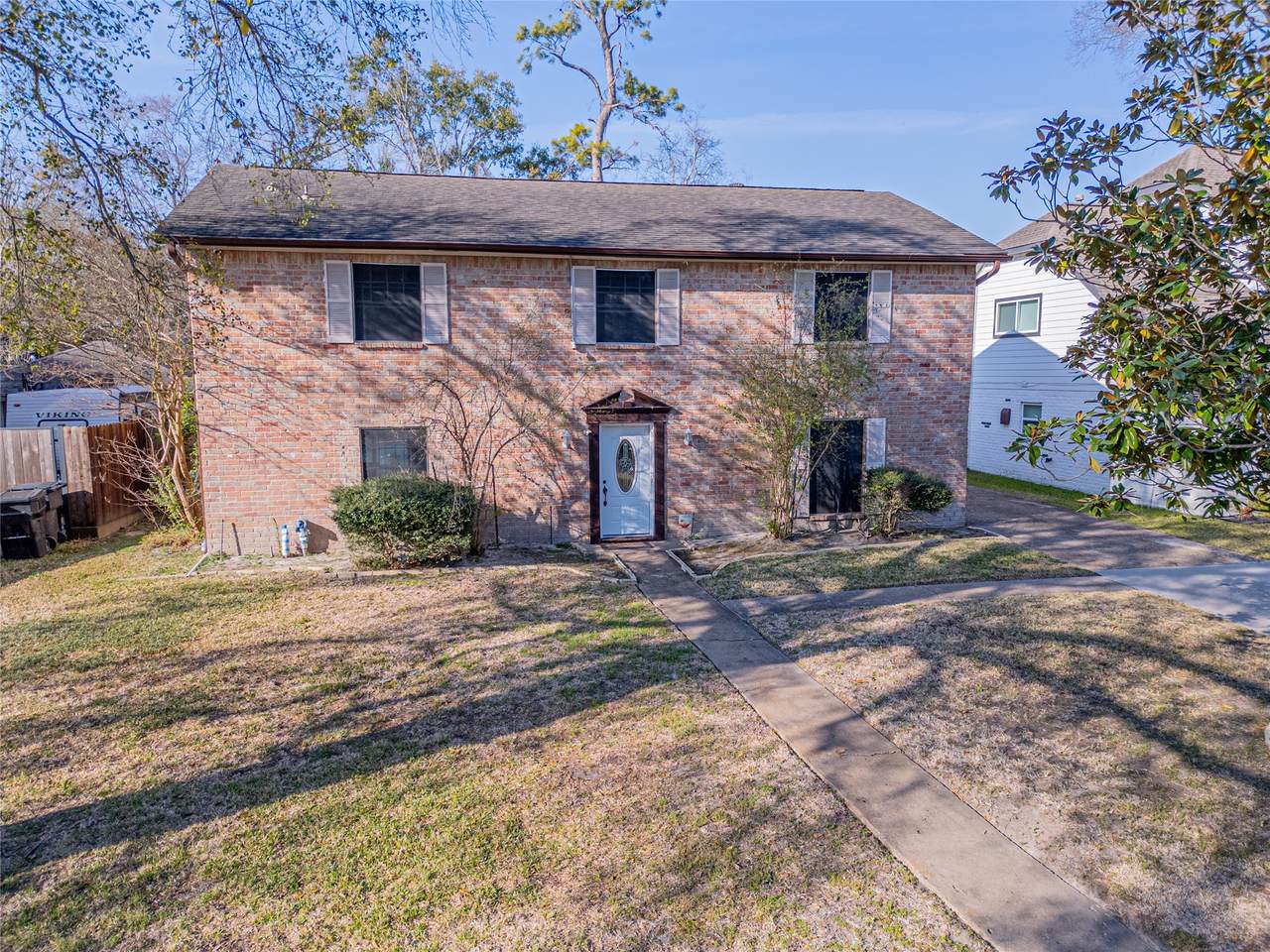 4906 Droddy Street - Photo 1