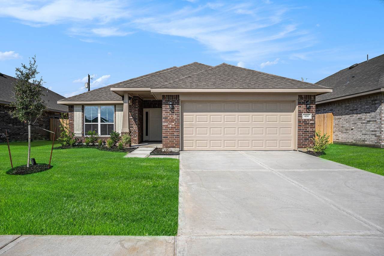424 Bryan Way - Photo 1