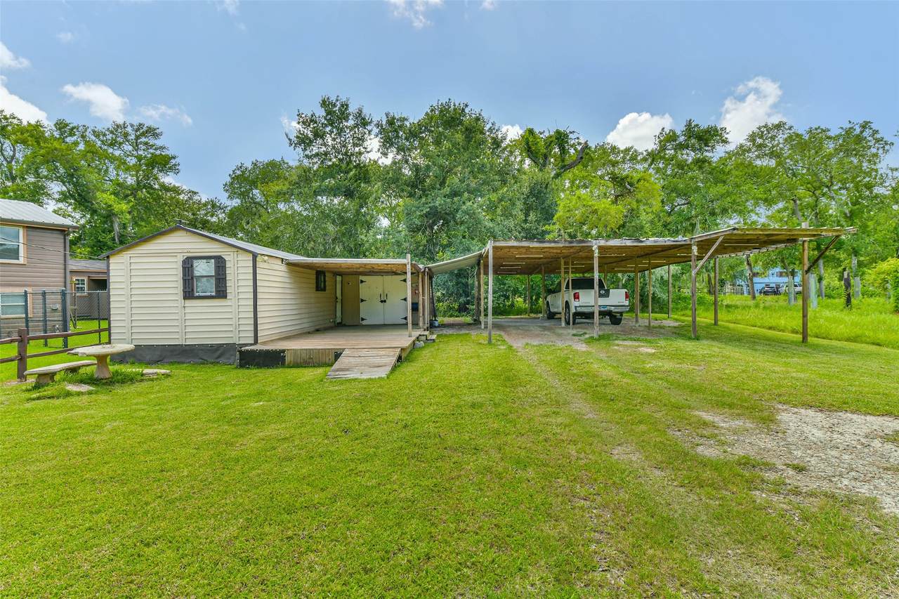 218 Shady Oaks - Photo 1