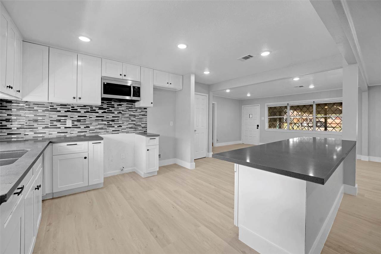 1308 Susan Street - Photo 1