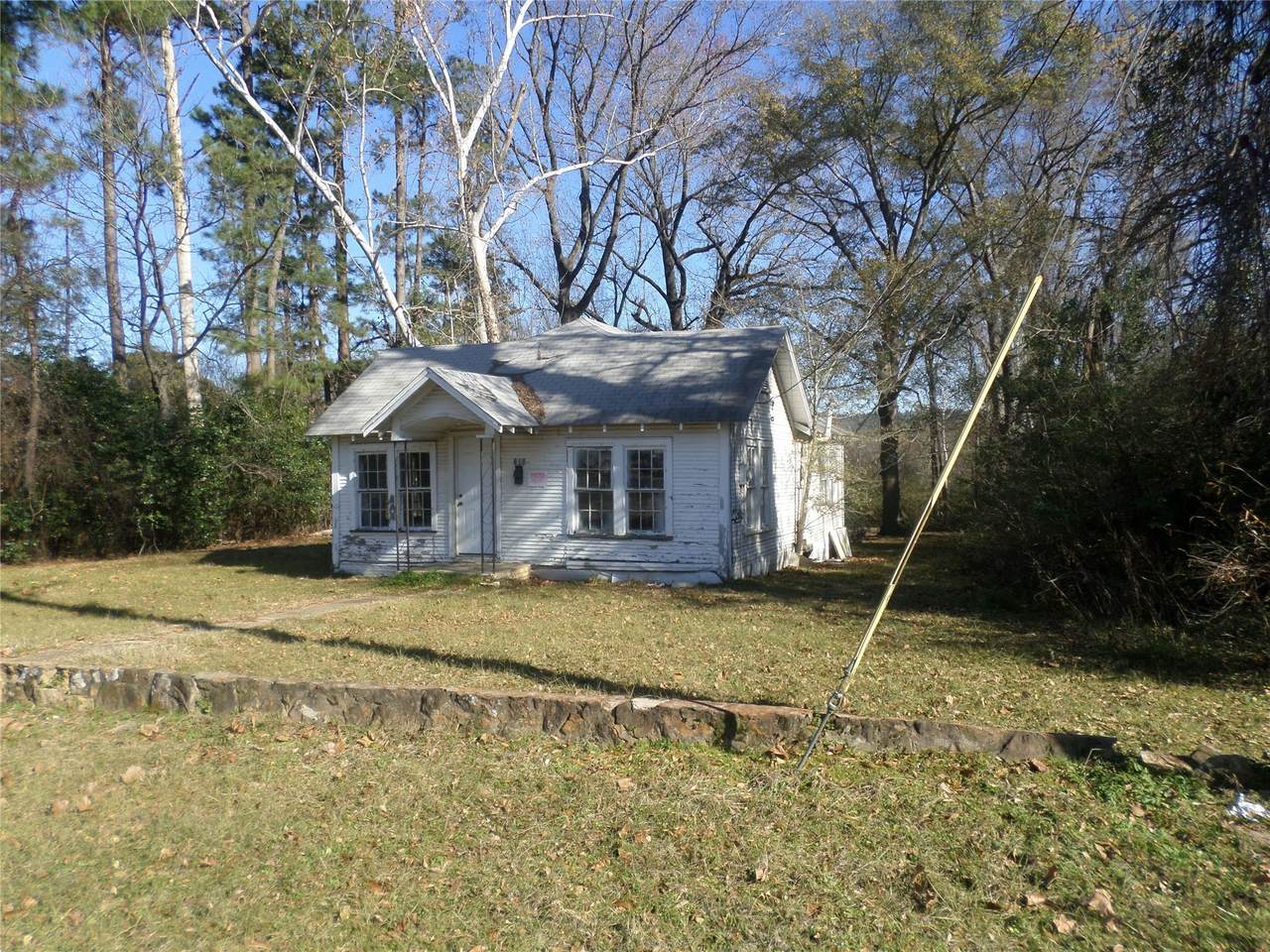 301 Roberts Street - Photo 1