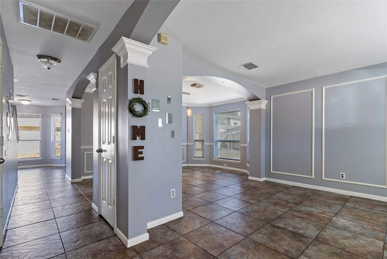 19706 Windmoor Court - Photo 1