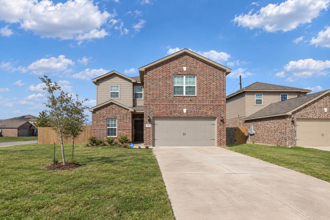 3001 Iron Woods Drive - Photo 1