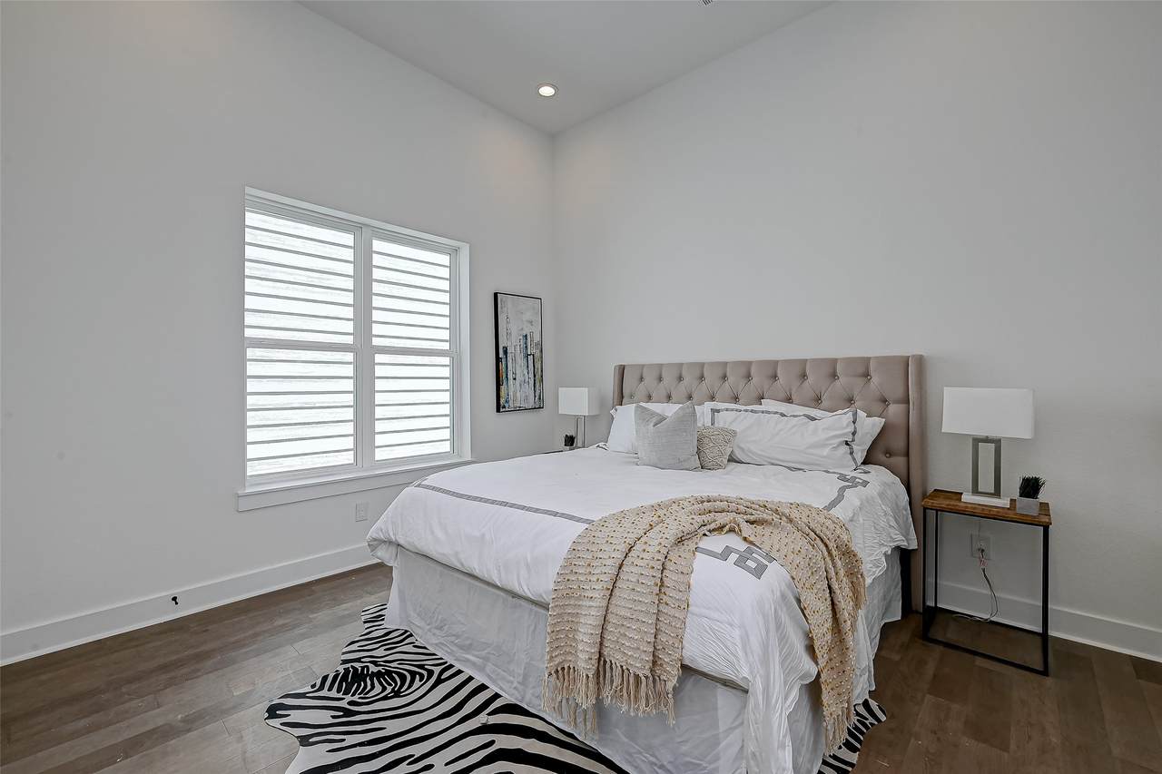 6129 W Montgomery Road - Photo 1