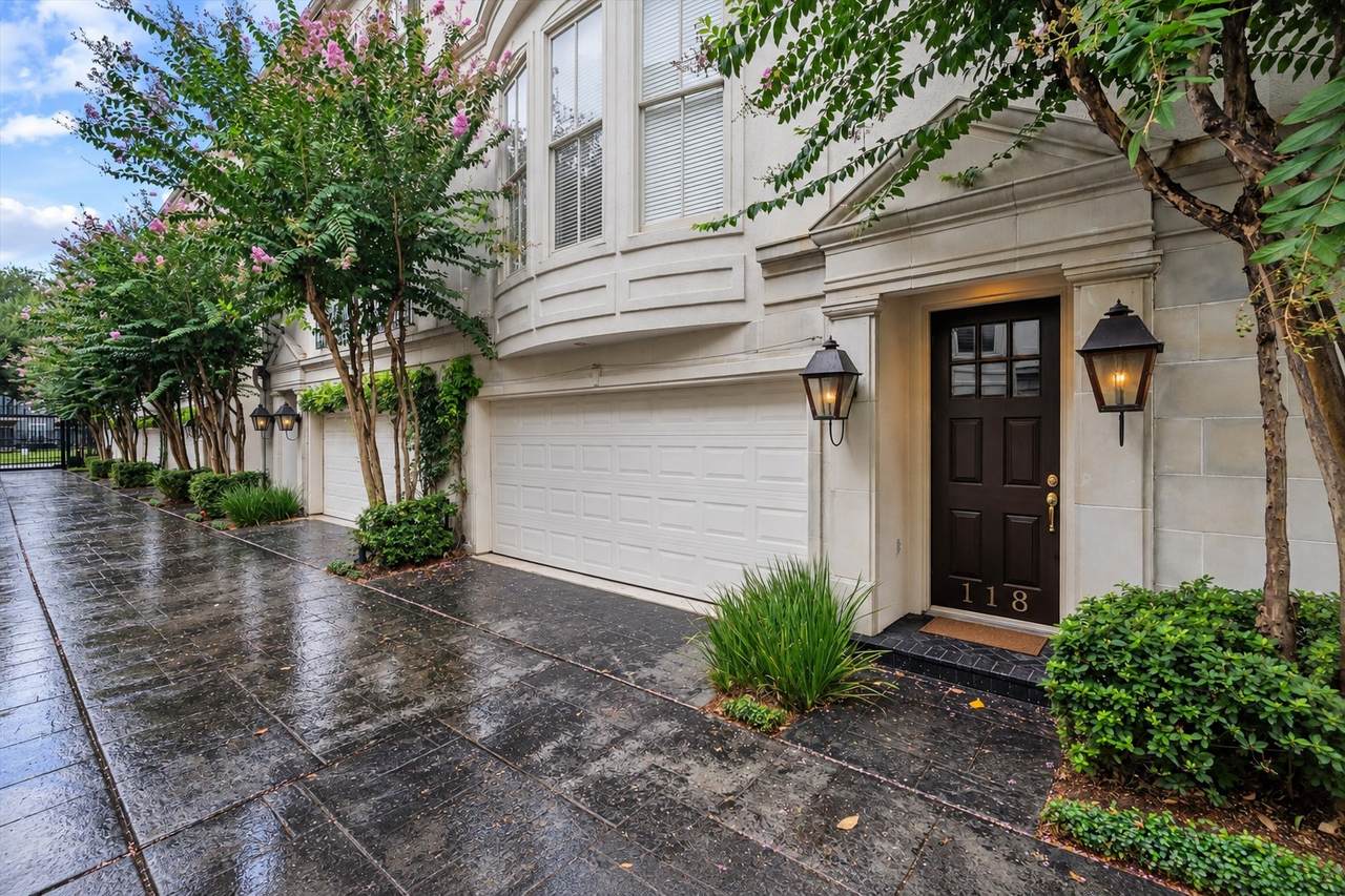 118 Oak Place Drive - Photo 1