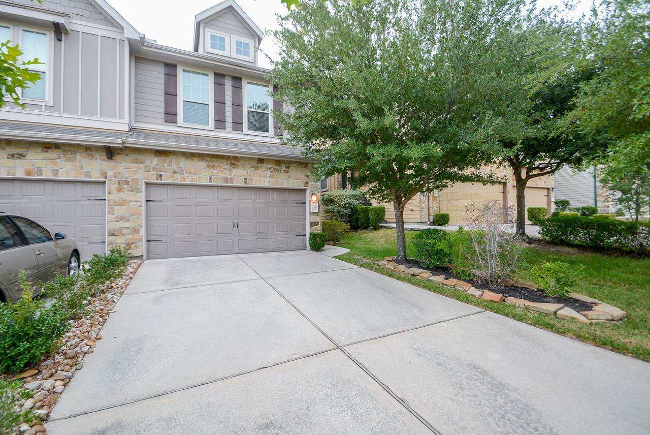 22 Cheswood Manor - Photo 1
