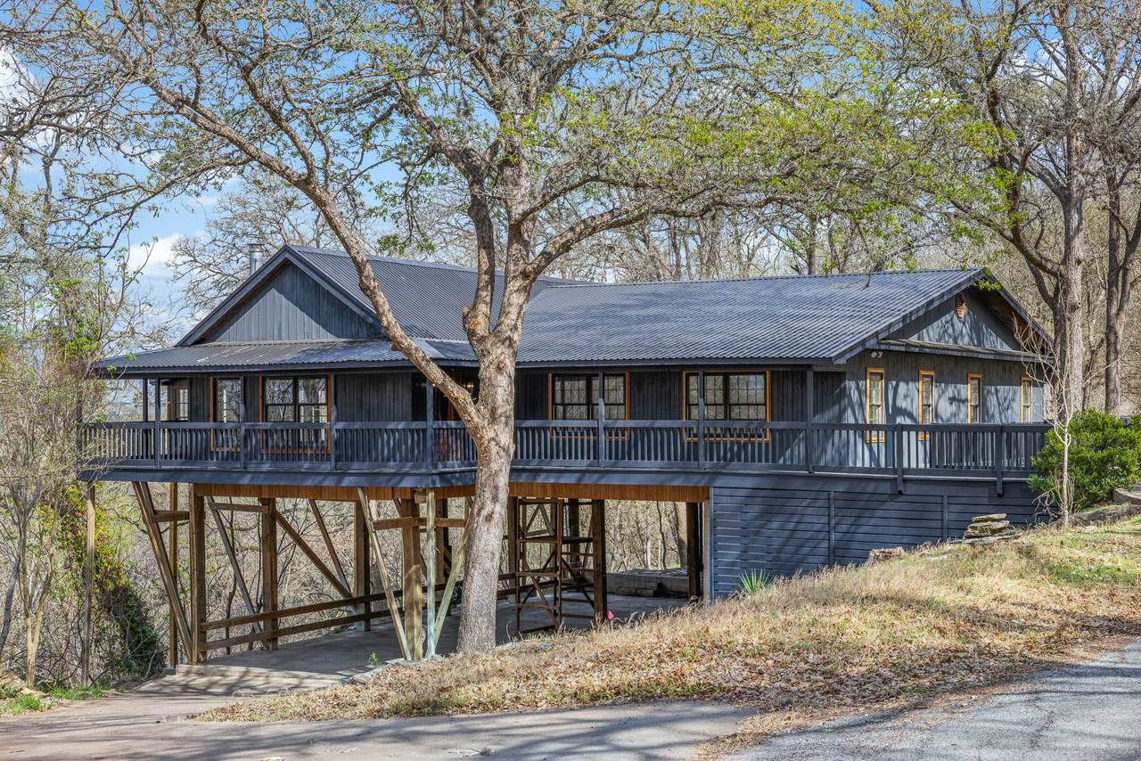 316 Valley View Drive - Photo 1