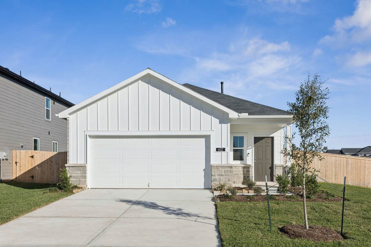 602 Amber Falls Drive - Photo 1