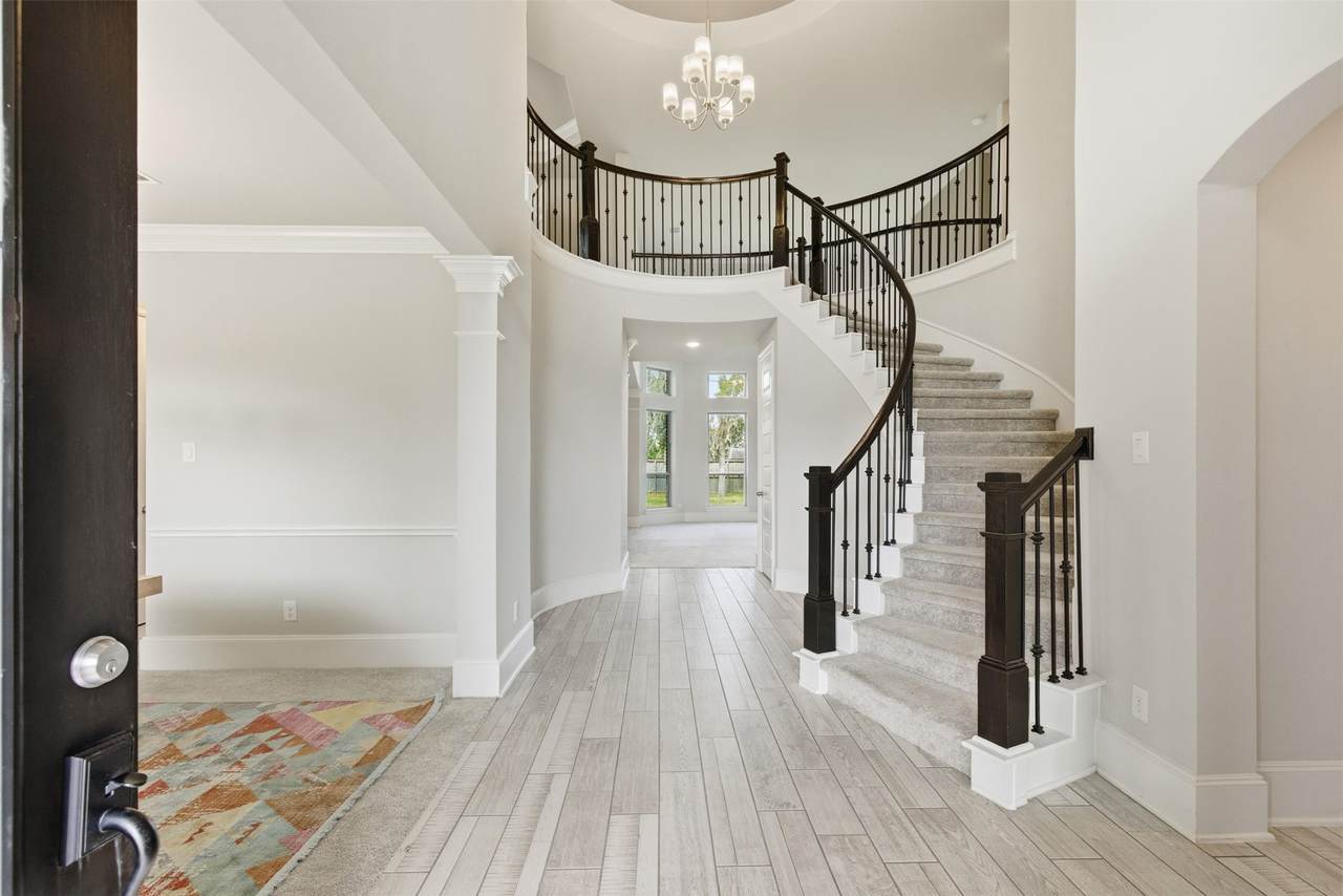 8915 Forest Side Drive - Photo 1