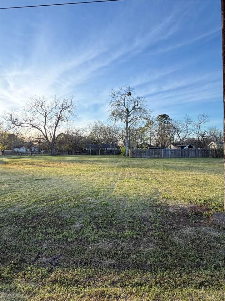 1007 2nd Street - Photo 1