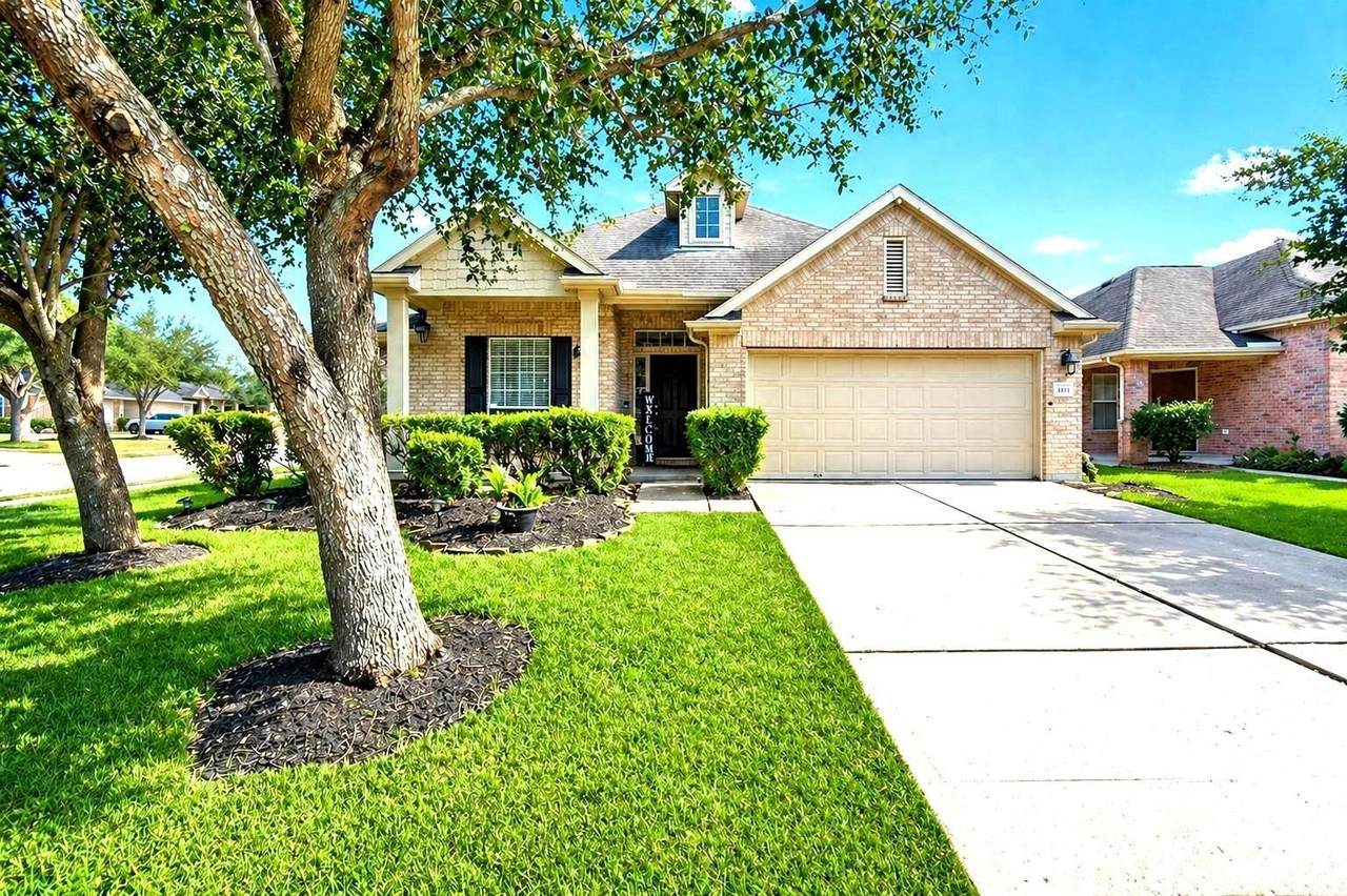 19107 Mustang Pointe Lane - Photo 1