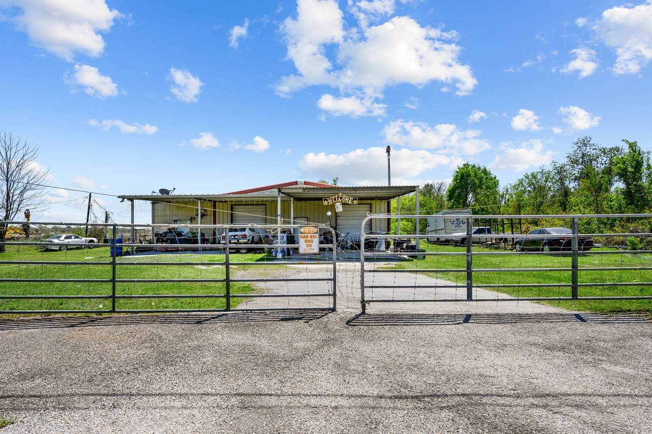 2402 East Freeway - Photo 1