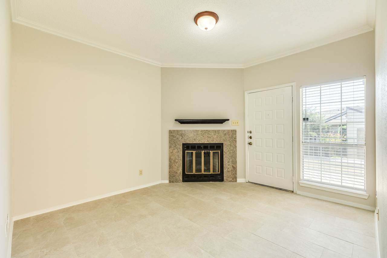 921 Marine Drive - Photo 1