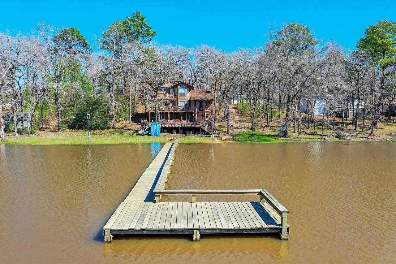 431 Shoreline Drive - Photo 1