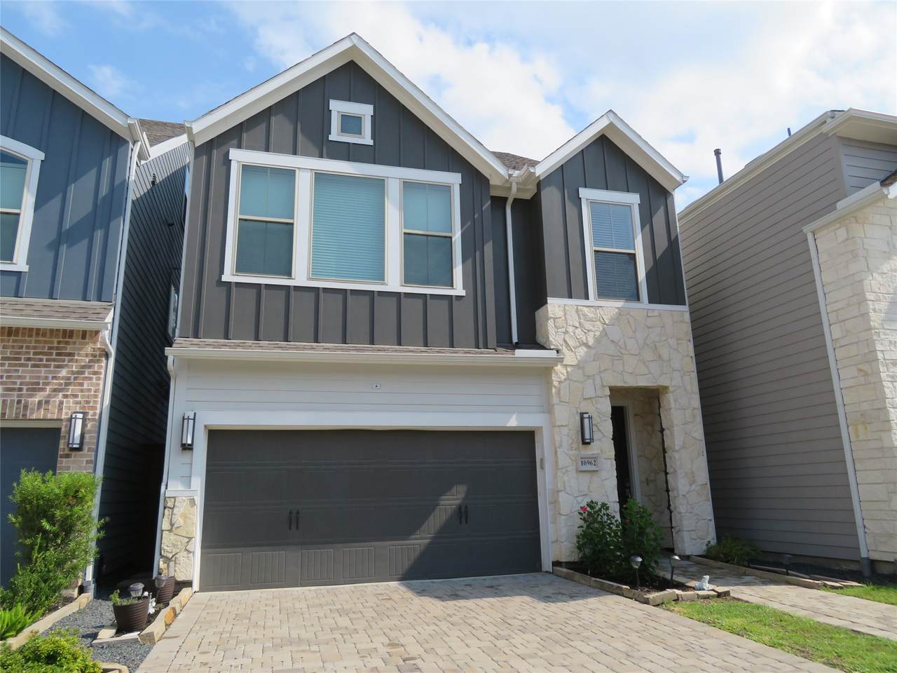 10962 Swang Link Drive - Photo 1