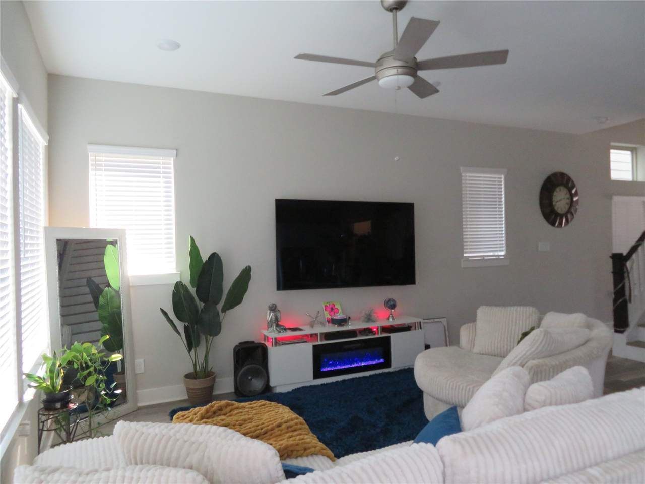 https://bt-photos.global.ssl.fastly.net/harmls/1280_boomver_2_17233133-2.jpg