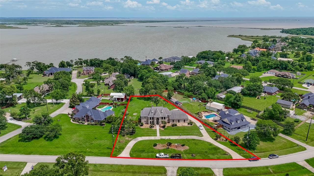 6802 Plantation Drive - Photo 1