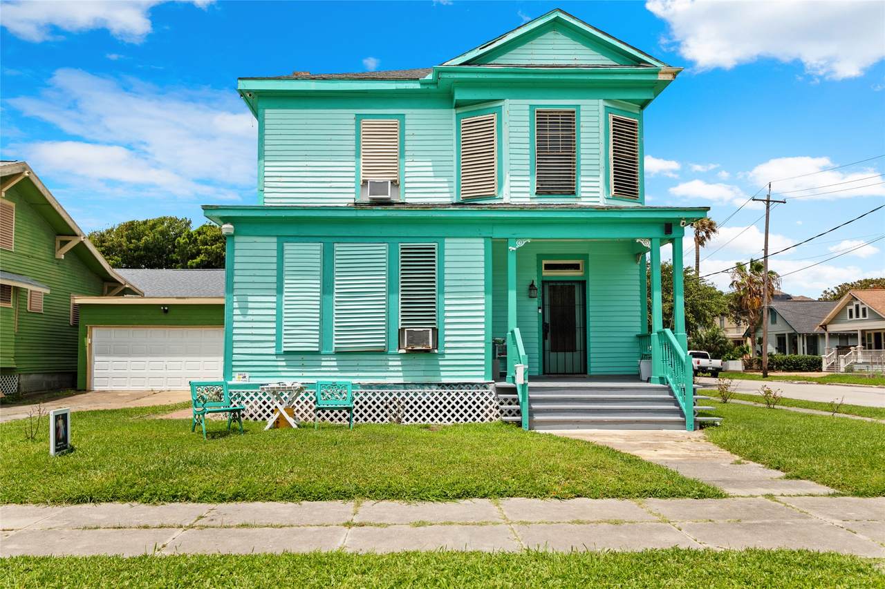 2301 31st Street - Photo 1