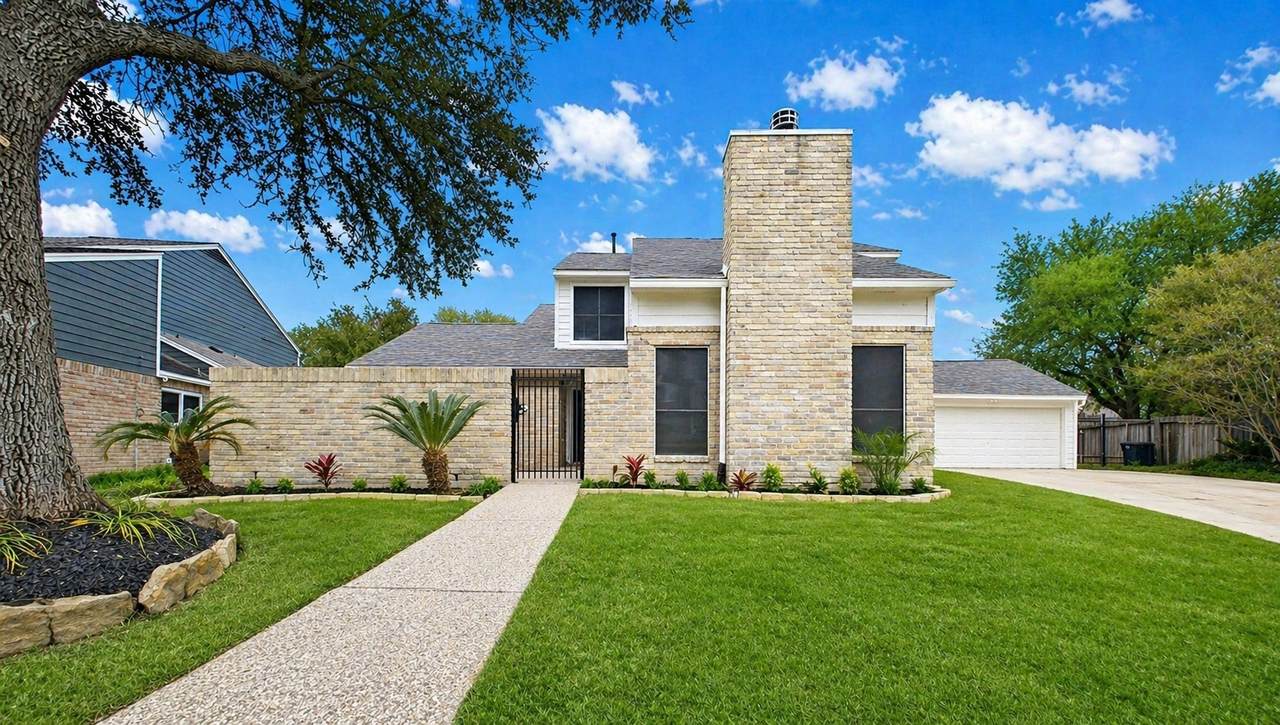 20206 Lake Sherwood Drive - Photo 1