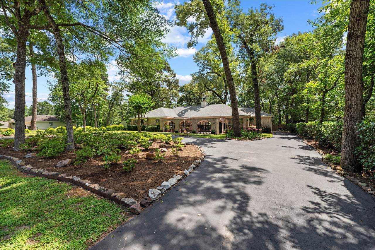 281 Ridgewood Drive - Photo 1