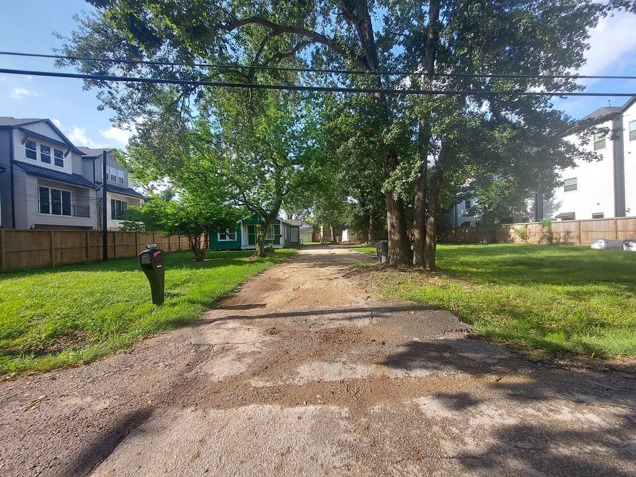 824 Curtin Street - Photo 1