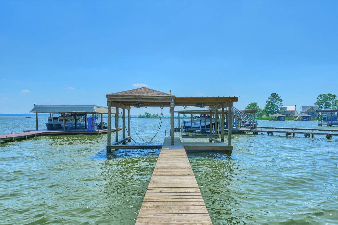 234 Lakeside Drive - Photo 1