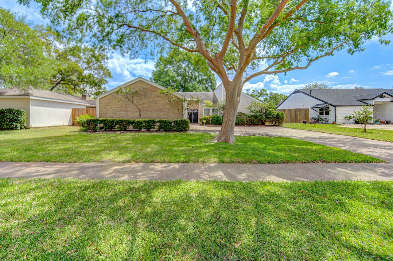 1063 Apache Falls Drive - Photo 1