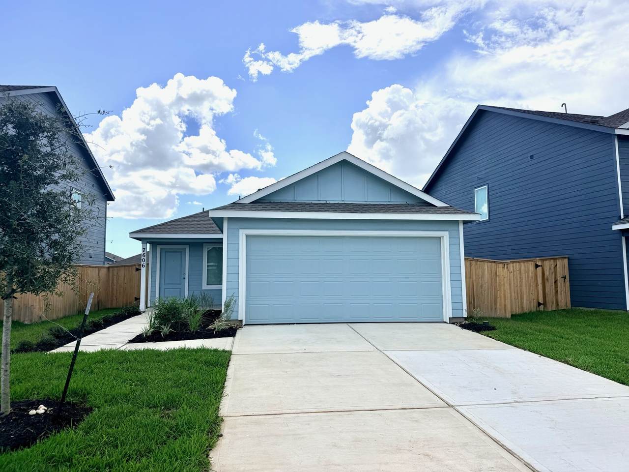7606 Madrid Manor - Photo 1