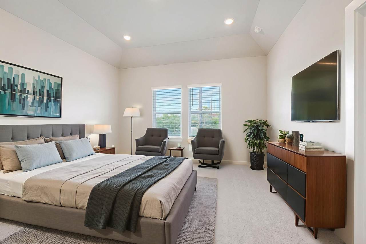 4222 Laurel Oak Circle - Photo 1