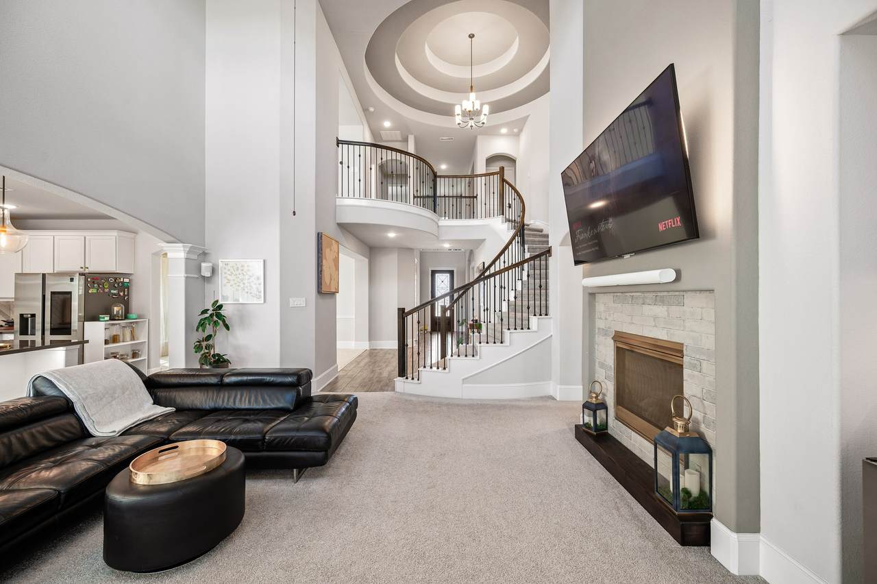 2723 Camellia Avenue - Photo 1