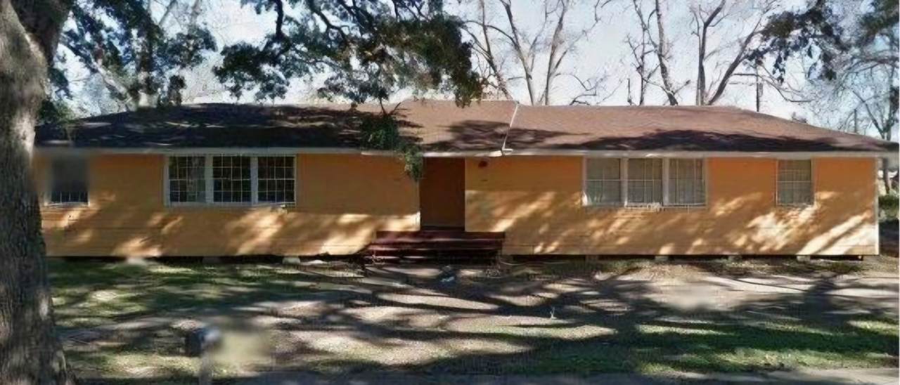 504 Burleson Street - Photo 1