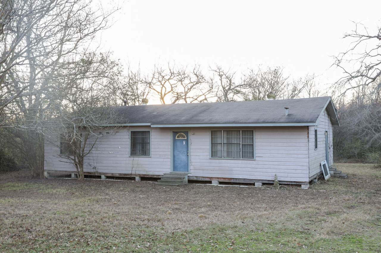 115 County Road 2938 - Photo 1