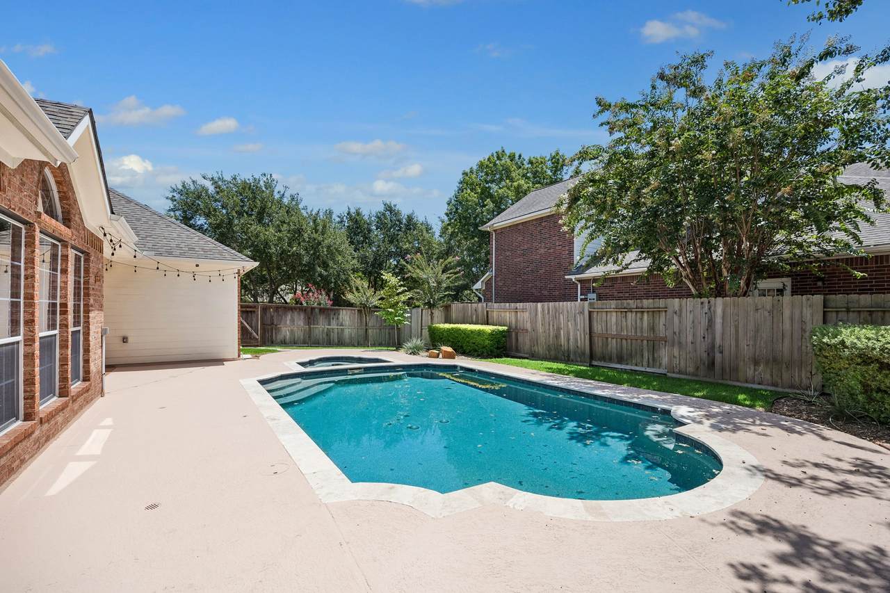 1007 Longdraw Drive - Photo 1
