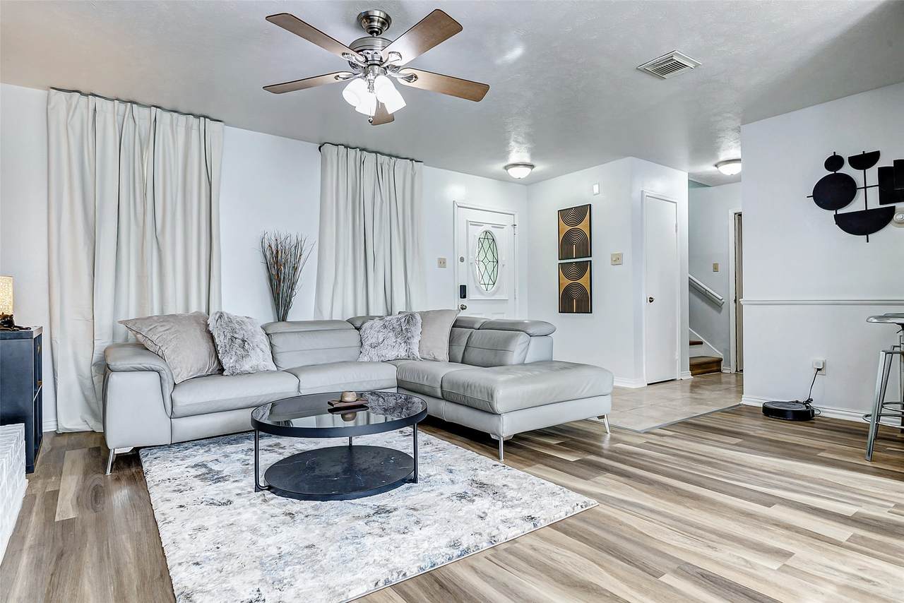 92 Deerfoot Circle - Photo 1