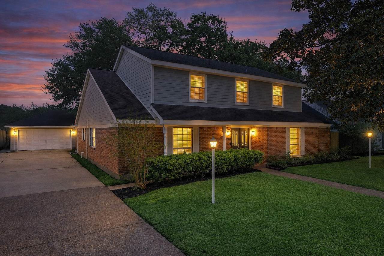 2206 Carriage Lane - Photo 1