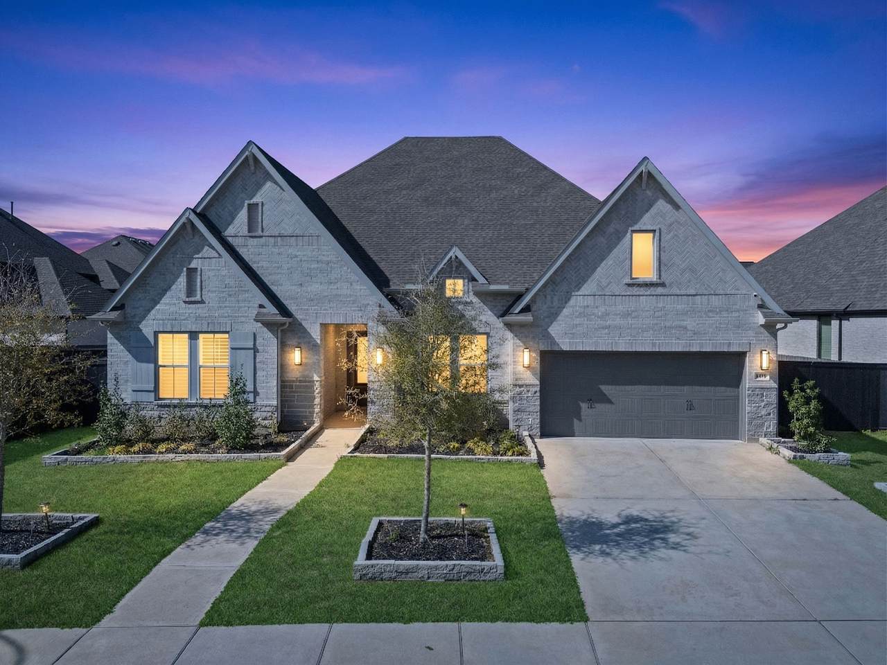2511 June Bug St - Photo 1