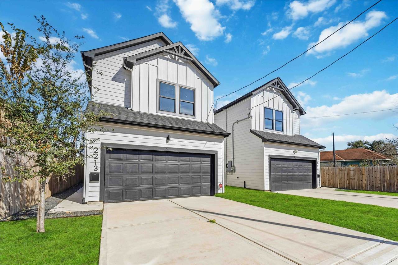 2217 Lee Street - Photo 1