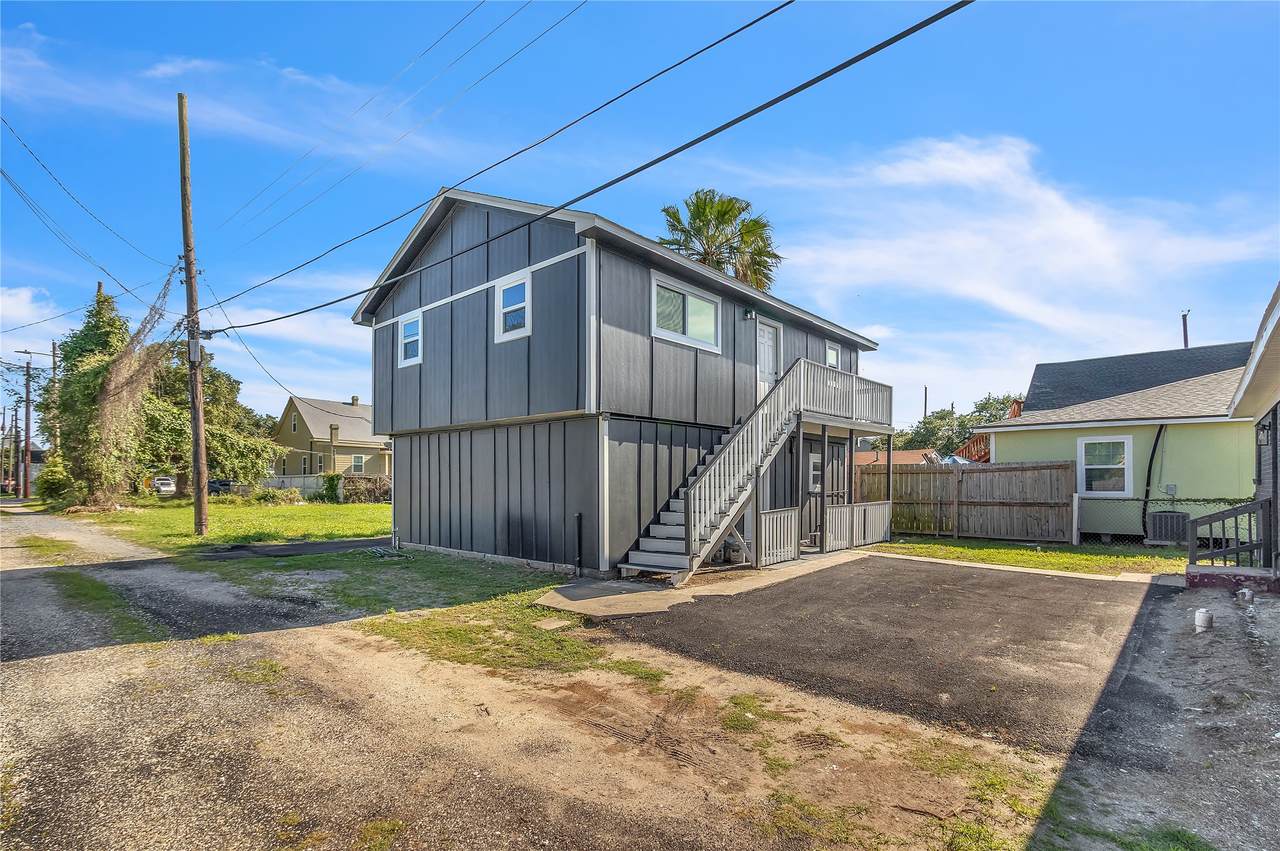 2919 Avenue K - Photo 1