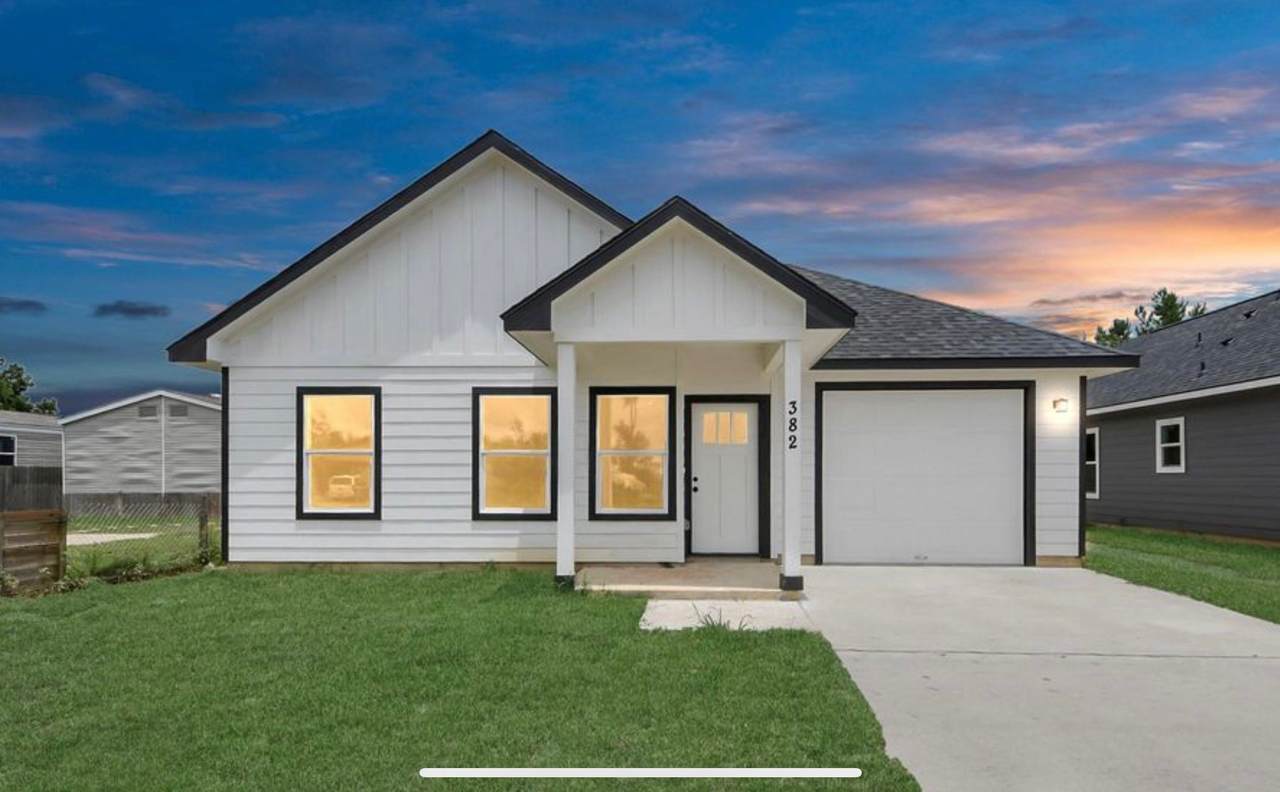 2622 Rosalee Street - Photo 1