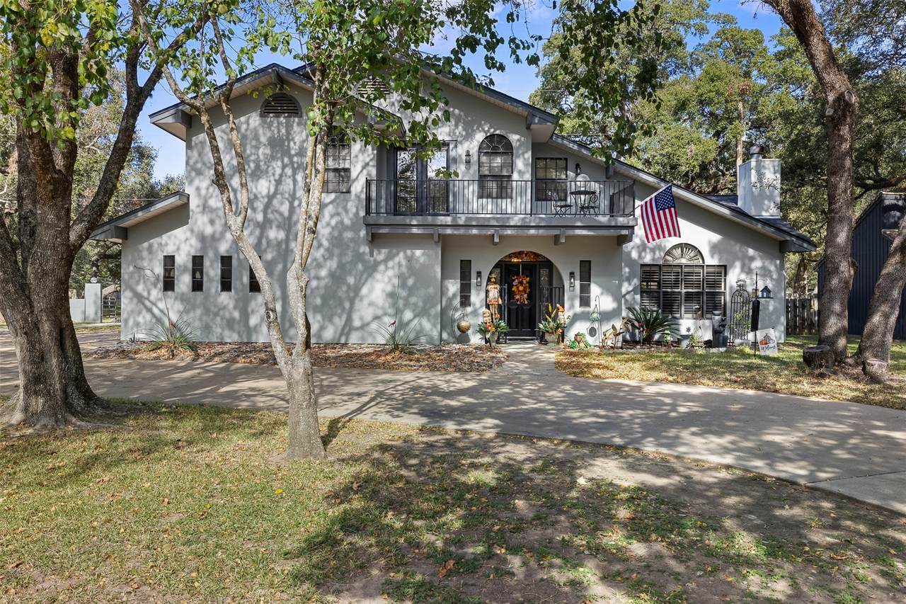 104 Hickory Lane - Photo 1