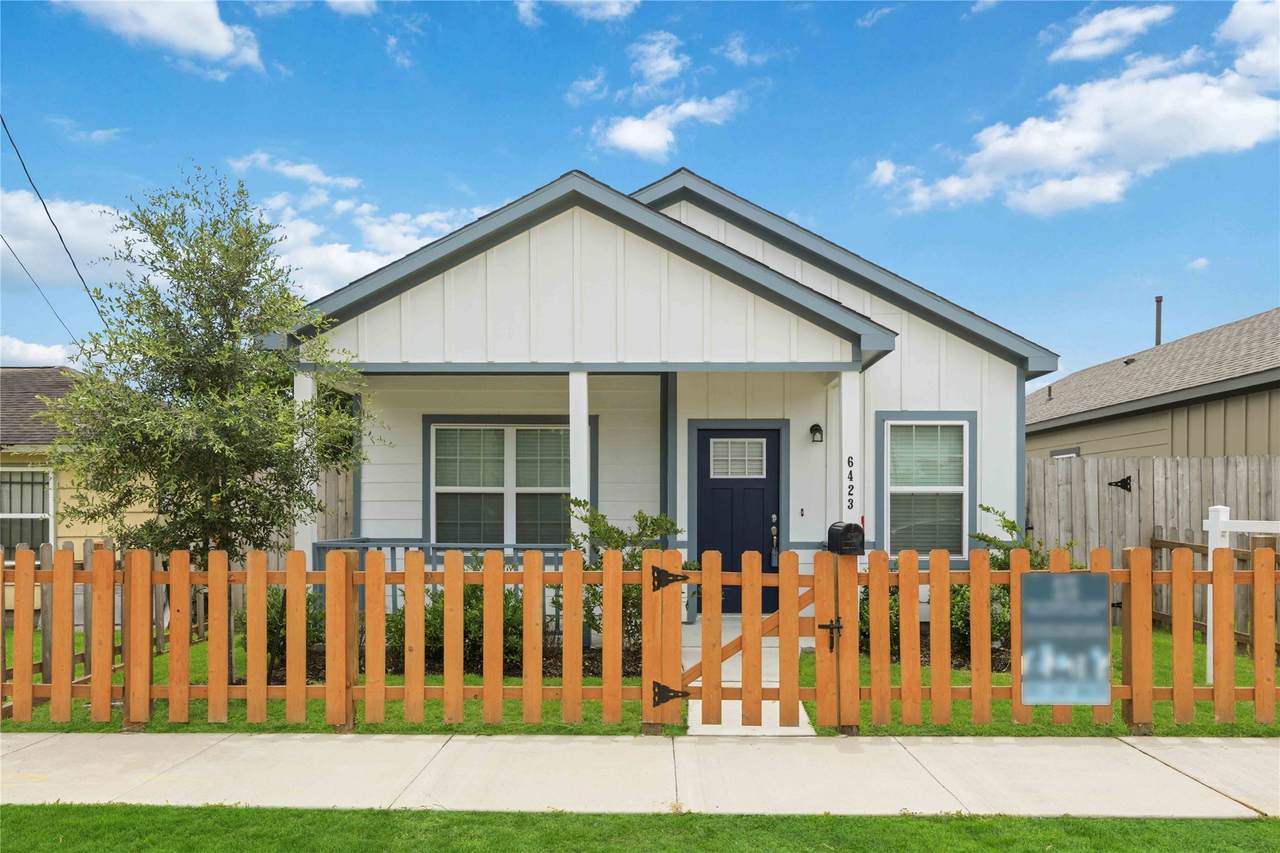 6423 Paris Street - Photo 1