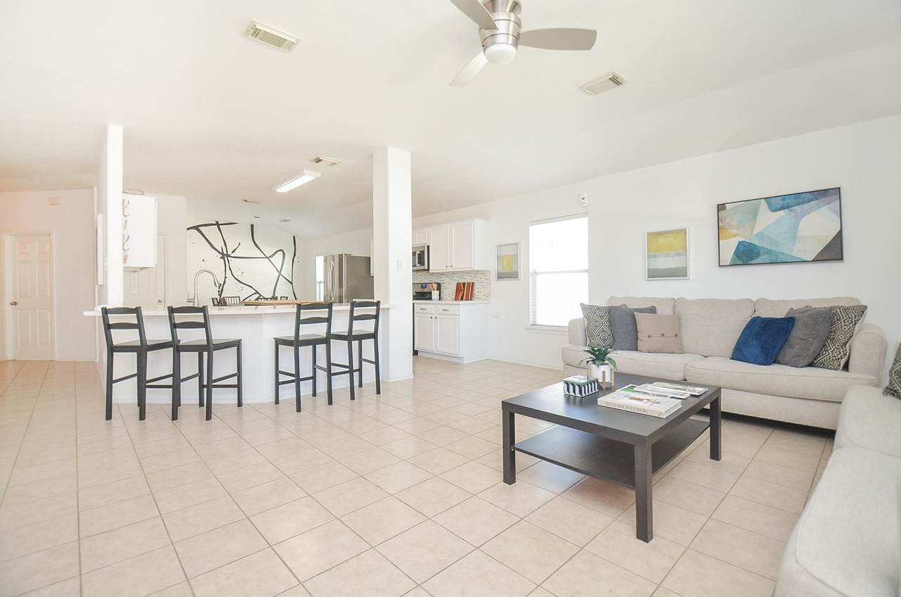 7902 Crescent Village Lane - Photo 1