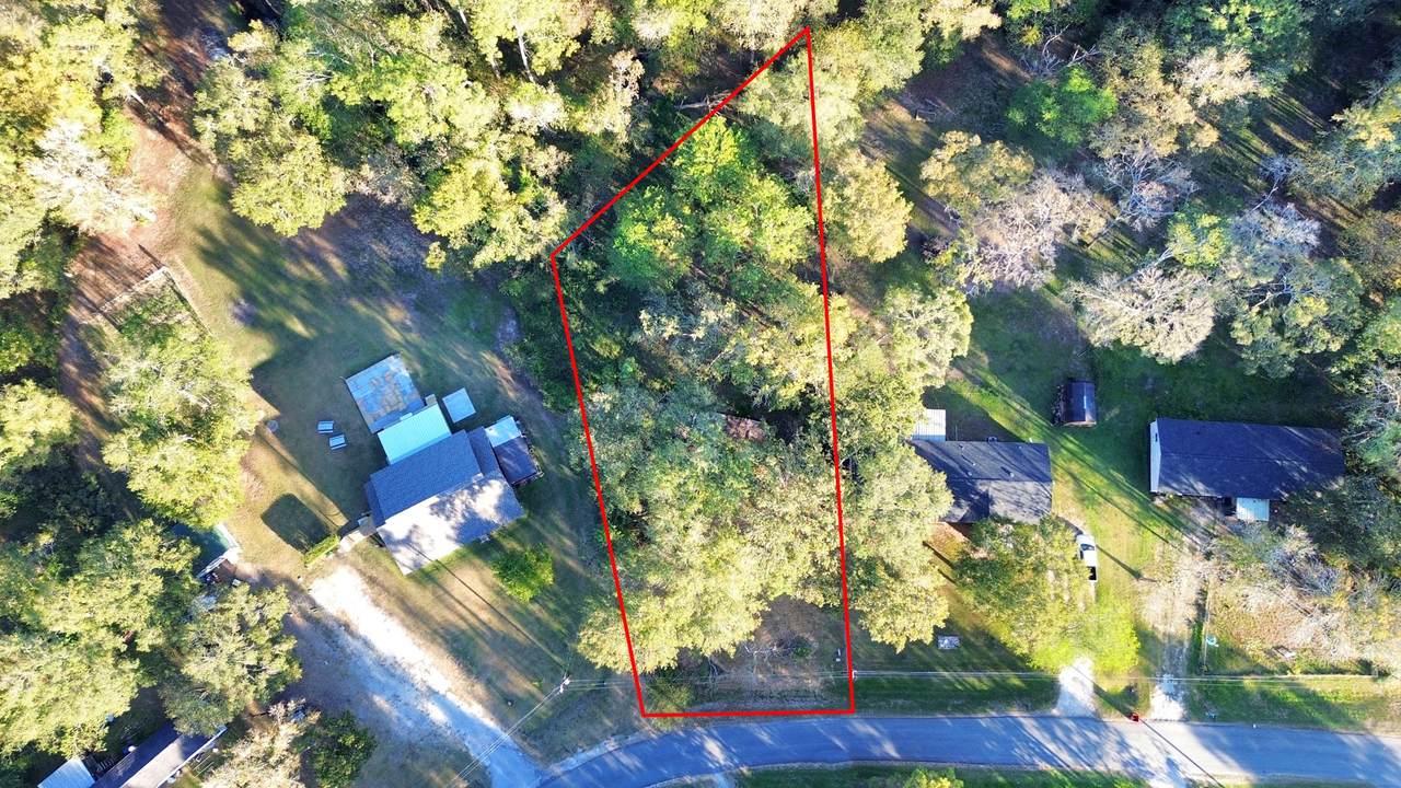 558 County Road 4261 - Photo 1