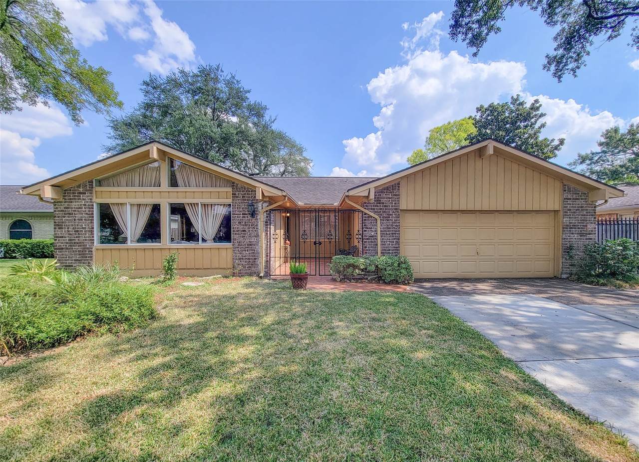 12207 Chartwell Drive - Photo 1