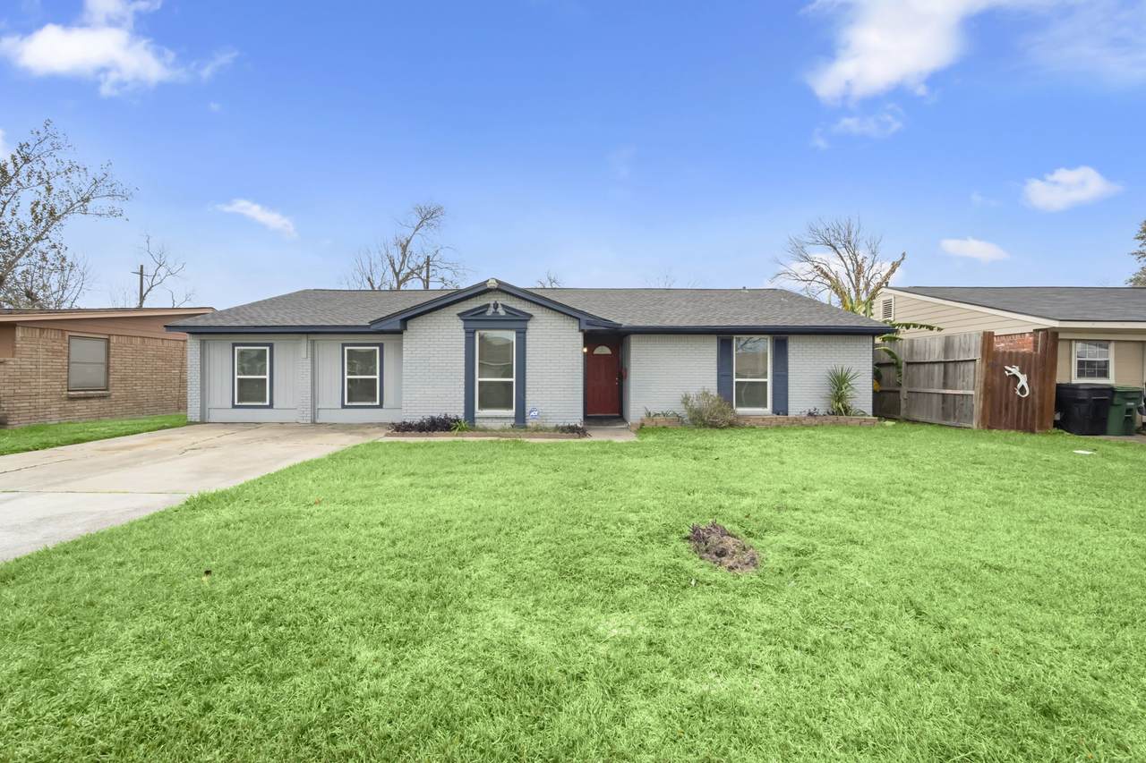 4426 Brookfield Drive - Photo 1